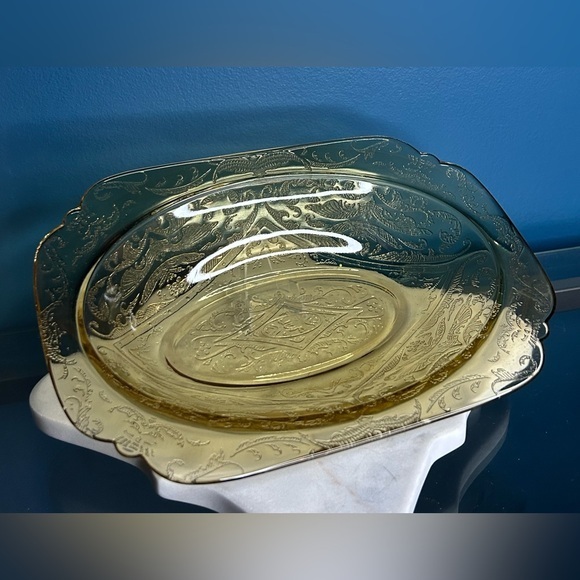 Vintage Federal Depression Glass Madrid Amber Yellow Oval Serving Bowl - Picture 1 of 8